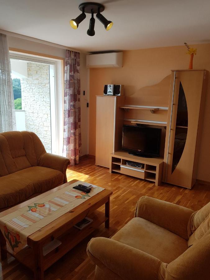 Apartmani Krajnovic Fažana エクステリア 写真