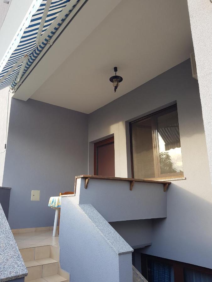 Apartmani Krajnovic Fažana エクステリア 写真