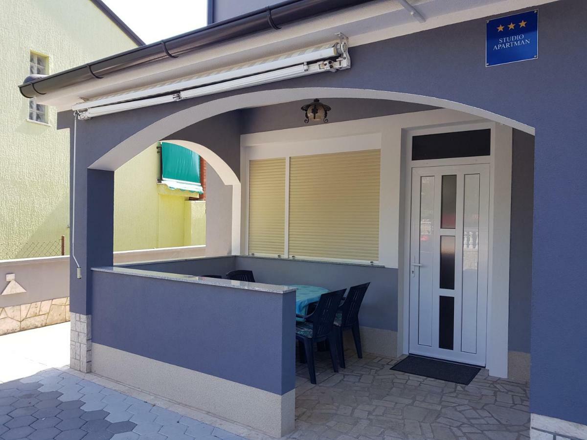 Apartmani Krajnovic Fažana エクステリア 写真